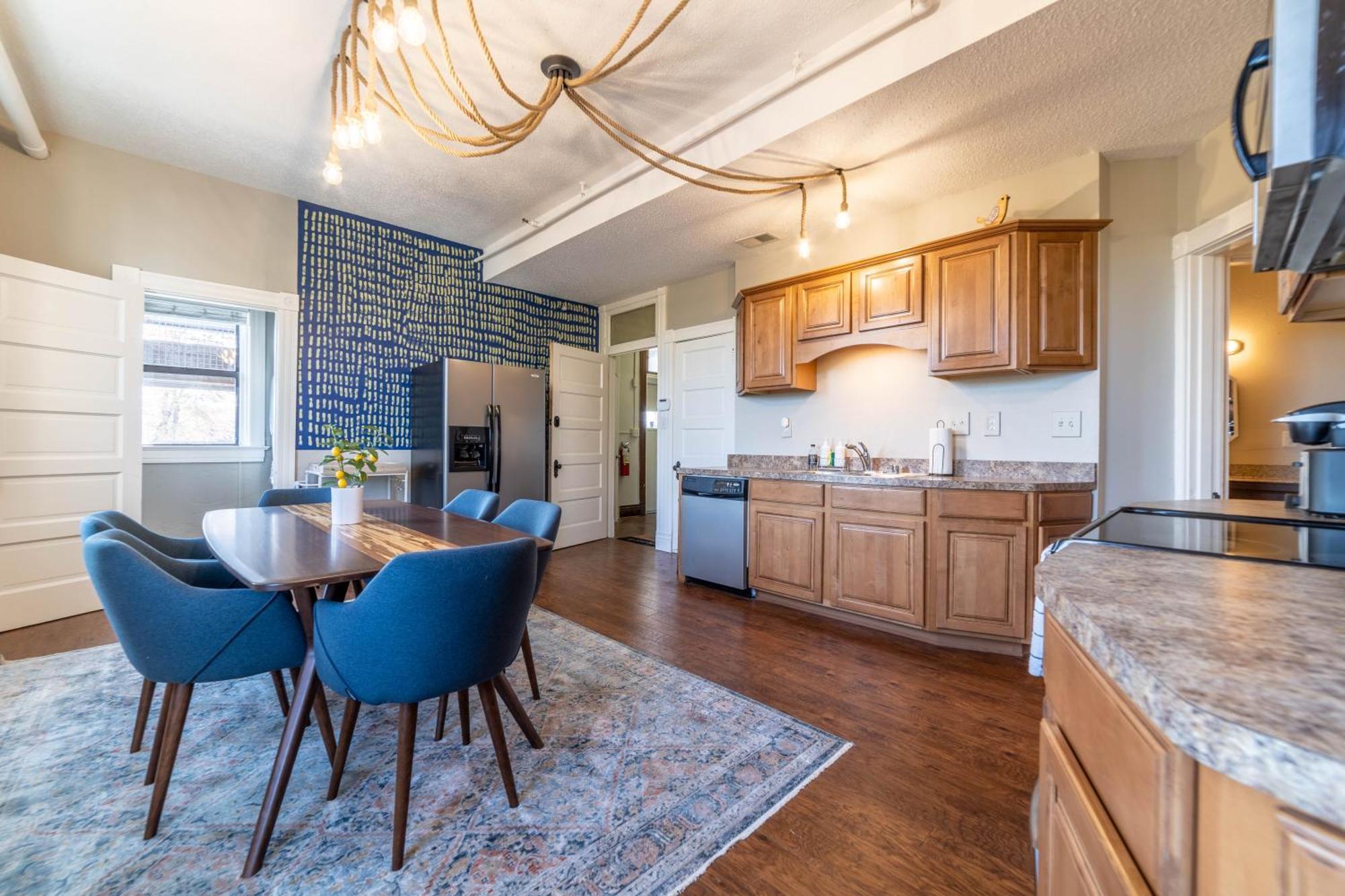 Swepson King Sleep42 15br 10ba 22beds Holiday home Louisville